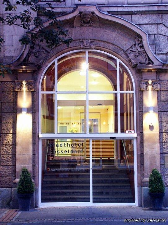 Stadthotel Duesseldorf Exterior foto